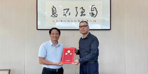 加美润滑油营销顾问.jpg